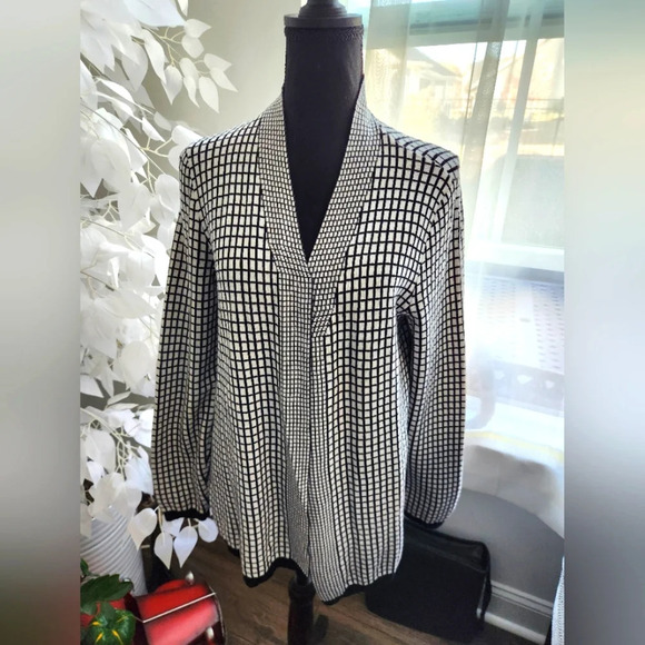 Kim Rogers Cardigan Sweater Size Medium - Picture 1 of 5